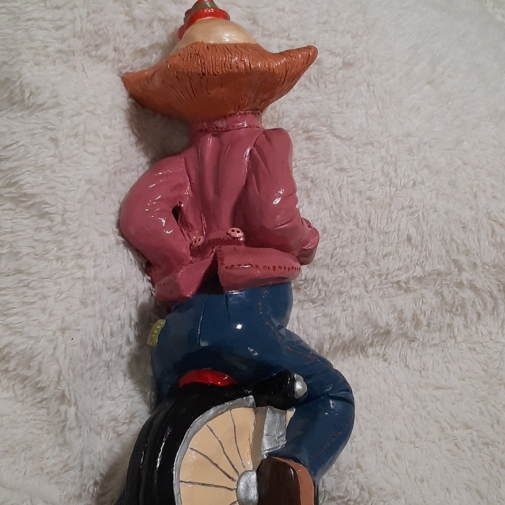 Colorful Clown Decor - Picture 6 of 8